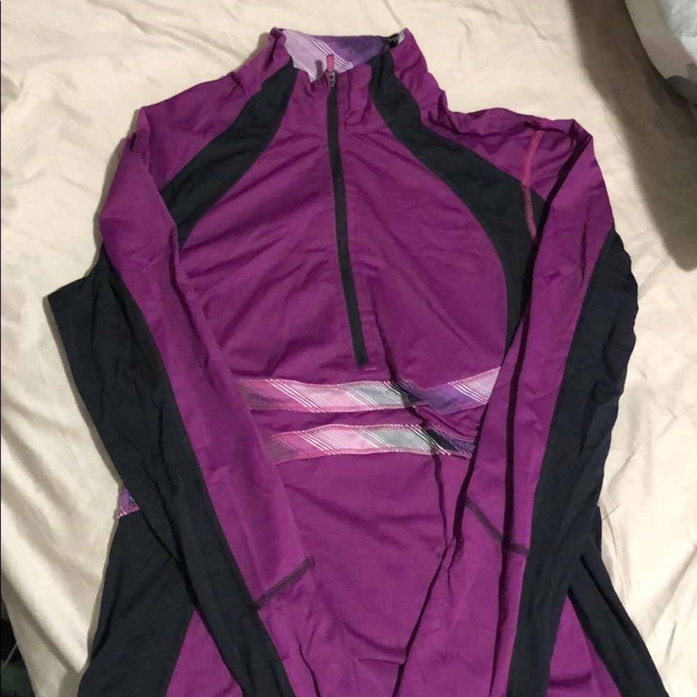 Lululemon Hills Raspberry Pullover run top